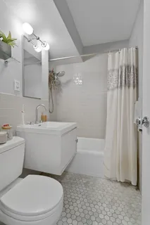 $595,000 | 357 East 57th Street, Unit 2E | Sutton Place