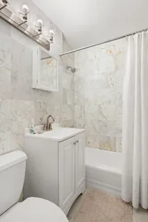 $899,000 | 360 West 22nd Street, Unit 5H | Chelsea