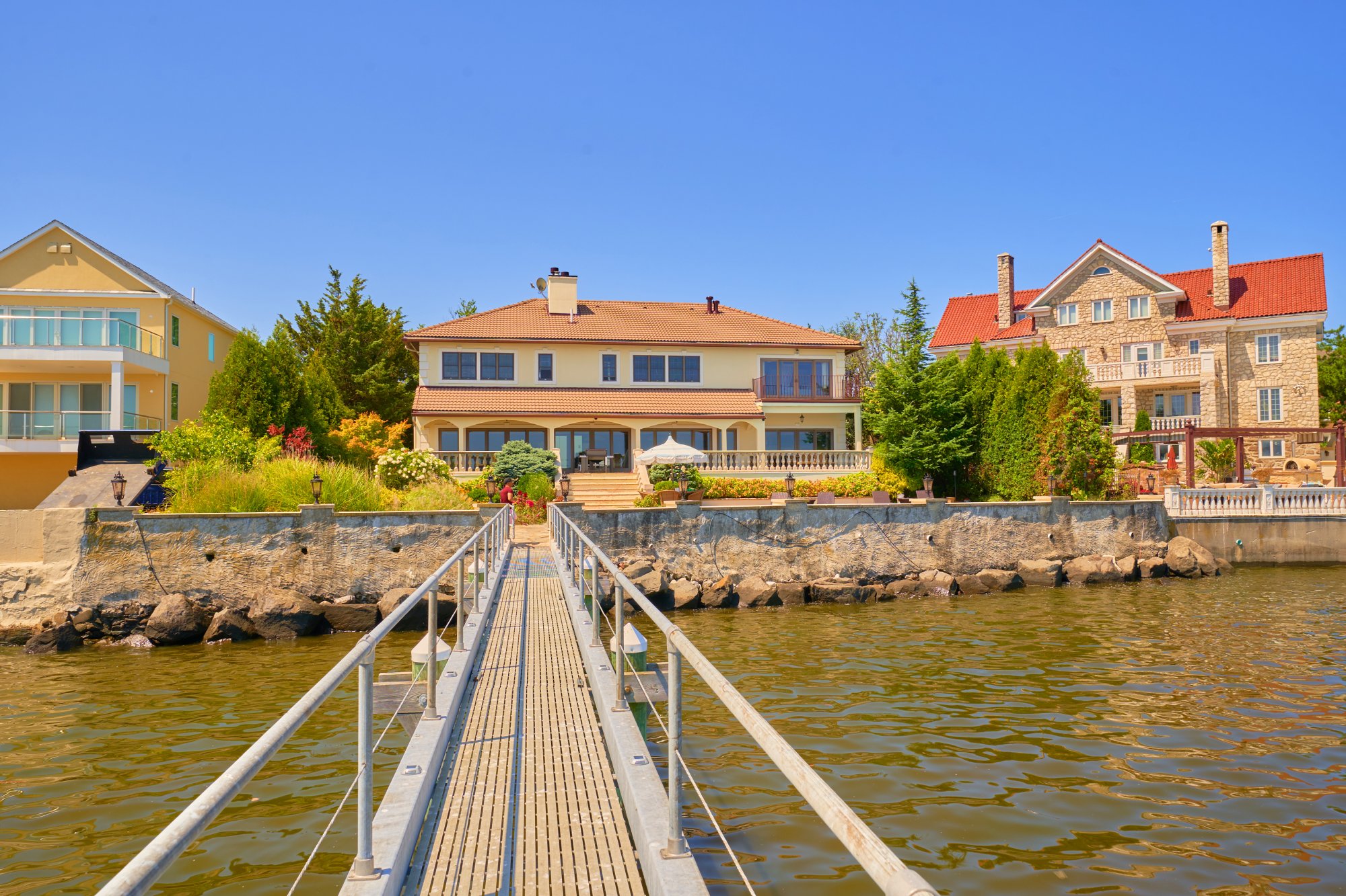 3411 Country Club Road Bronx, NY 10465 - Photo 46 of 54 a view of a house with swimming pool