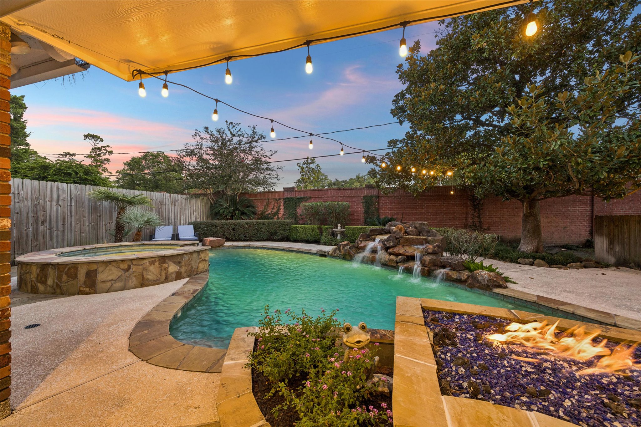 13723 Taylorcrest Road Houston, TX 77079 - Photo 38 of 42 Gallery Image 38