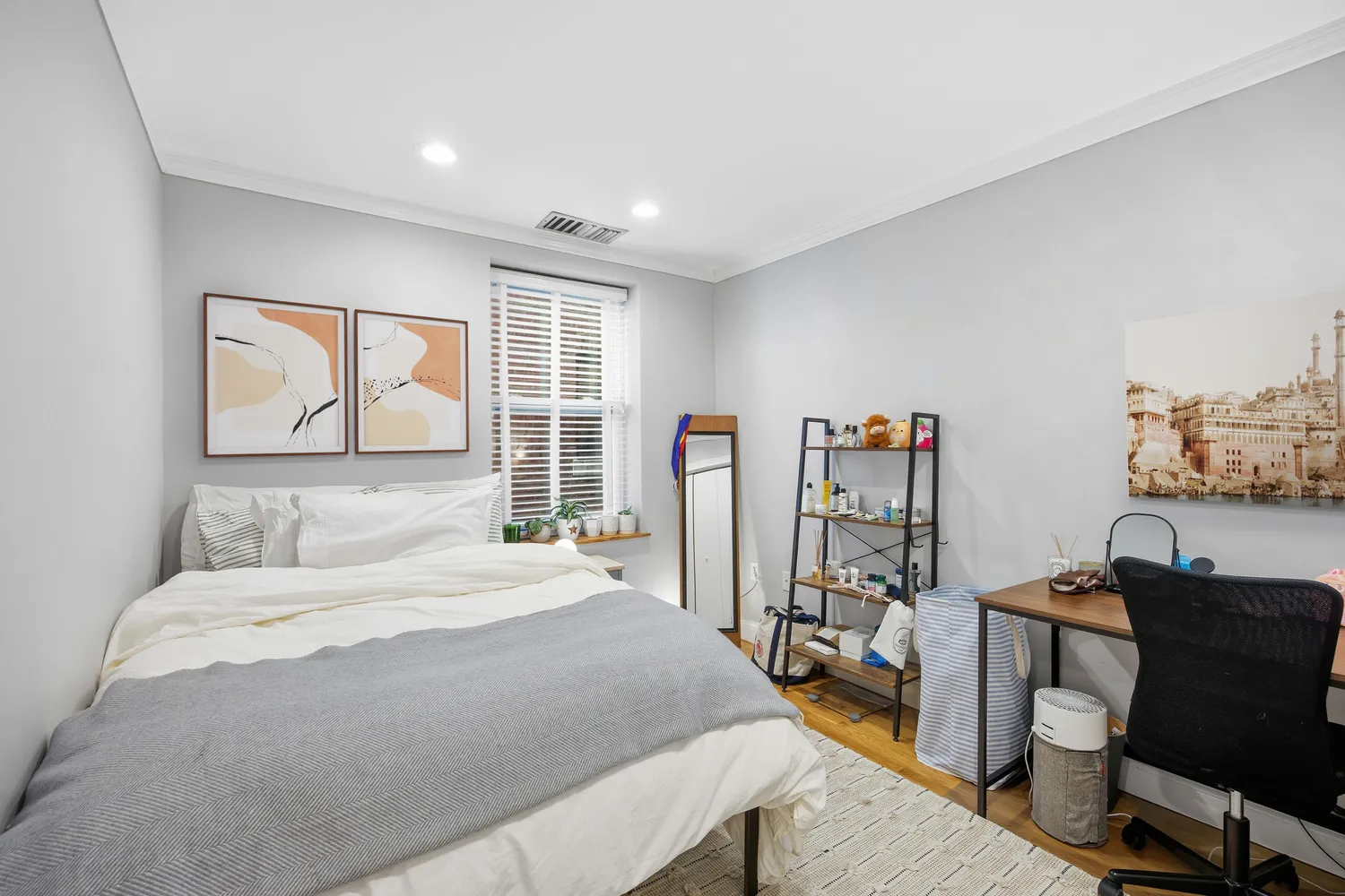 $925,000 | 96 Gainsborough Street, Unit 205W, Boston, MA 02115