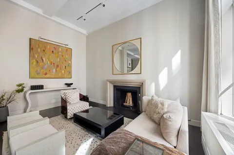 $1,650,000 | 169 East 78th Street, Unit 7C | Upper East Side