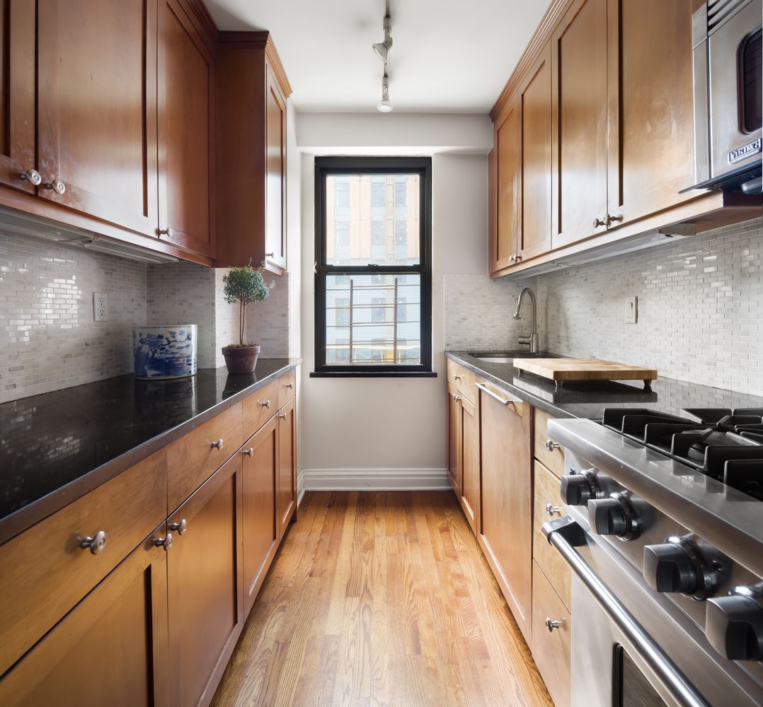$1,545,000 | 196 East 75th Street, Unit 4C | Lenox Hill