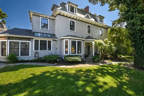 Contact Agent | 49 Hawthorn Street, New Bedford, MA 02740