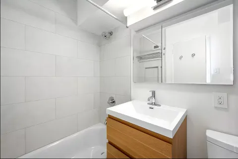 $5,400 | 175 West 12th Street, Unit 17K | West Village