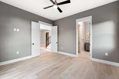 a view of a livingroom with a ceiling fan