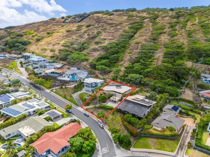 $2,098,000 | 111 Polihale Place, Honolulu, HI 96825