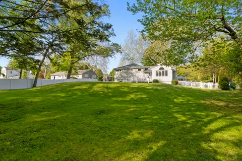 $989,000 | 75 Perry Avenue, Lynnfield, MA 01940