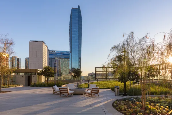 $998,000 | 889 Francisco Street, Unit 1206, Los Angeles, CA 90017