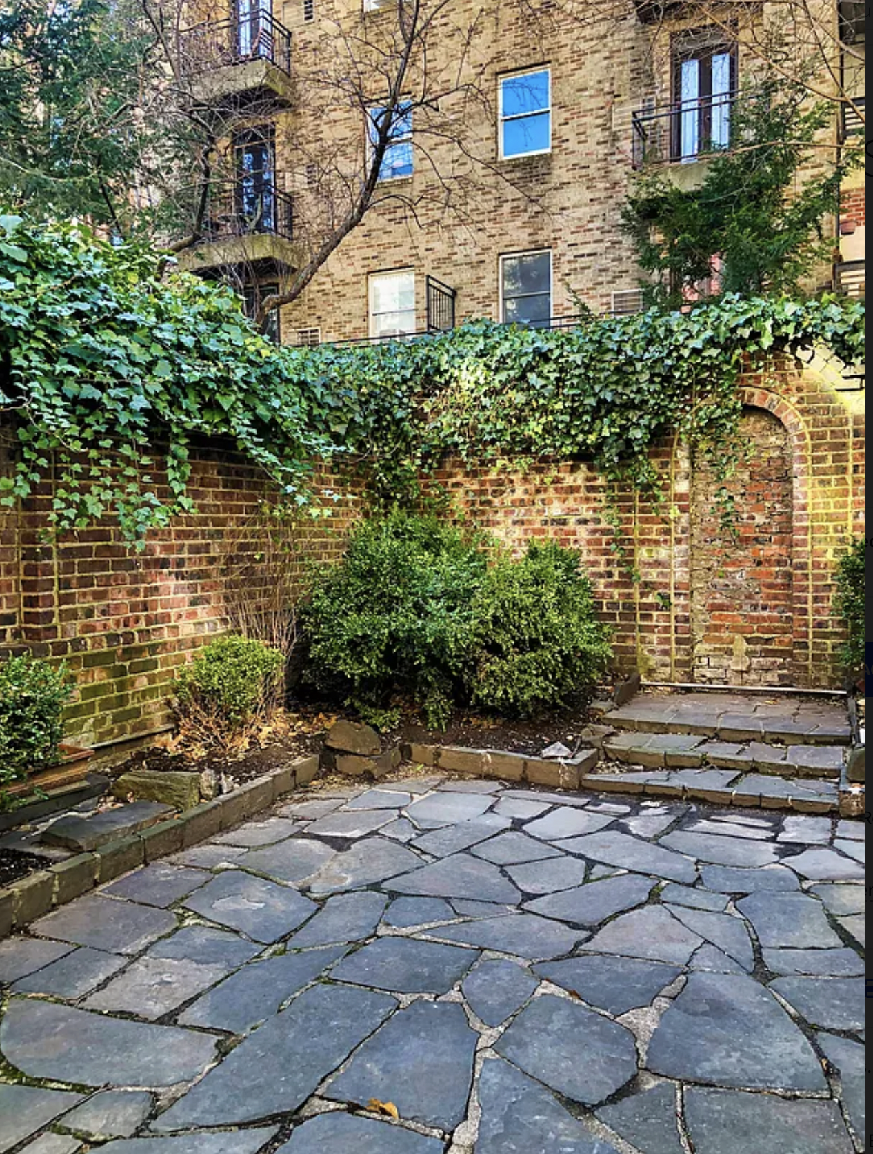 216 East 61st Street Manhattan, NY 10065 - Photo 5 of 9