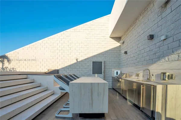 $5,799,900 | 88 Southwest 7th Street, Unit PH4303, Miami, FL 33130