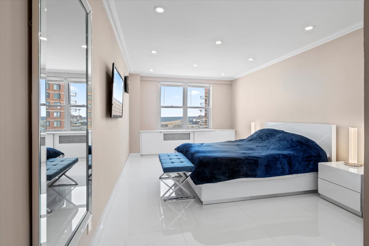 50 Brighton 1st Road, Unit 8N Brooklyn, NY 11235 - Photo 11 of 18