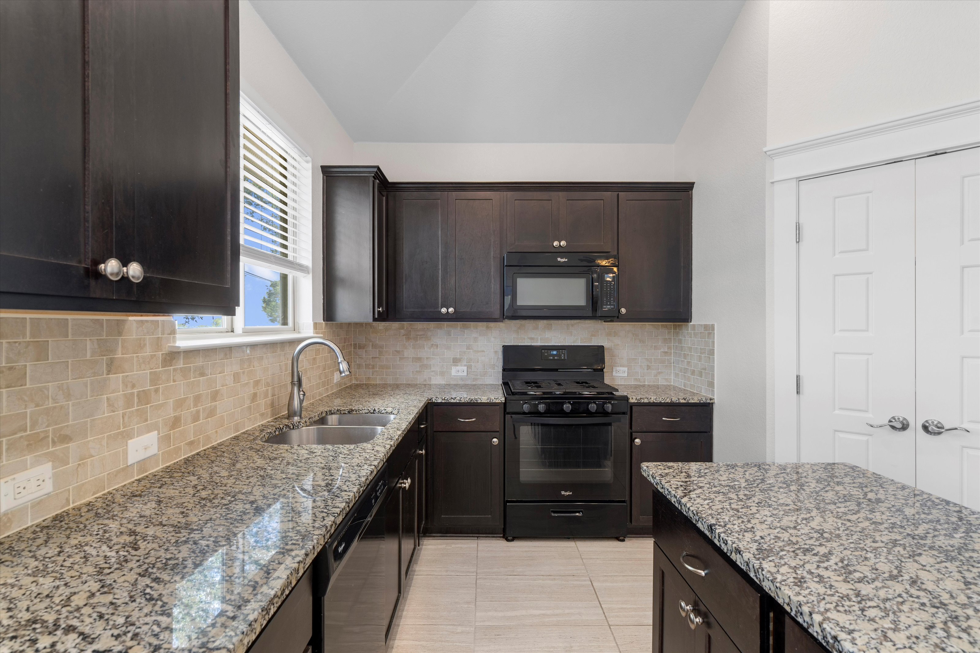 1754 Rowdy Loop Leander, TX 78641 - Photo 5 of 11 Gallery Image 5