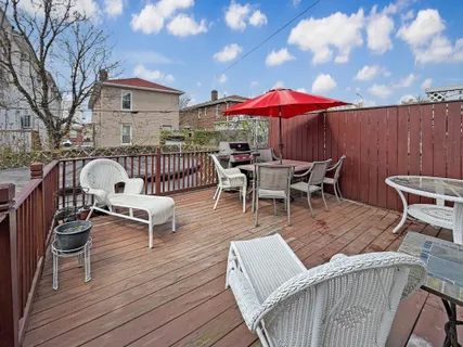 $780,000 | 4209 Nautilus Avenue | Seagate