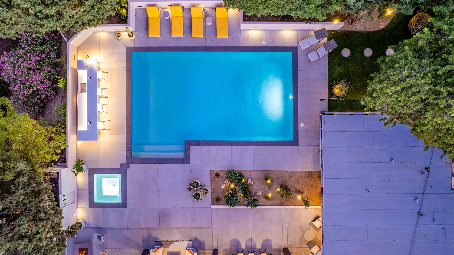 $3,025,000 | 20150 Delita Drive, Woodland Hills, CA 91364