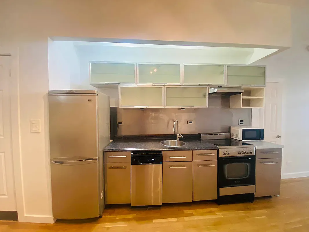 102 West 29th Street, Unit 2 Manhattan, NY 10001 - Photo 19 of 21