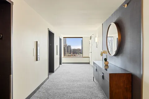 $600,000 | 1551 Larimer Street, Unit 2705, Denver, CO 80202