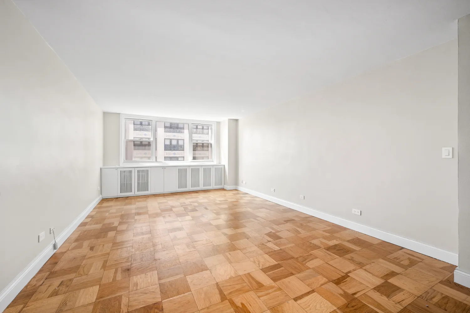 $1,175,000 | 77 7th Avenue, Unit 10N | Chelsea