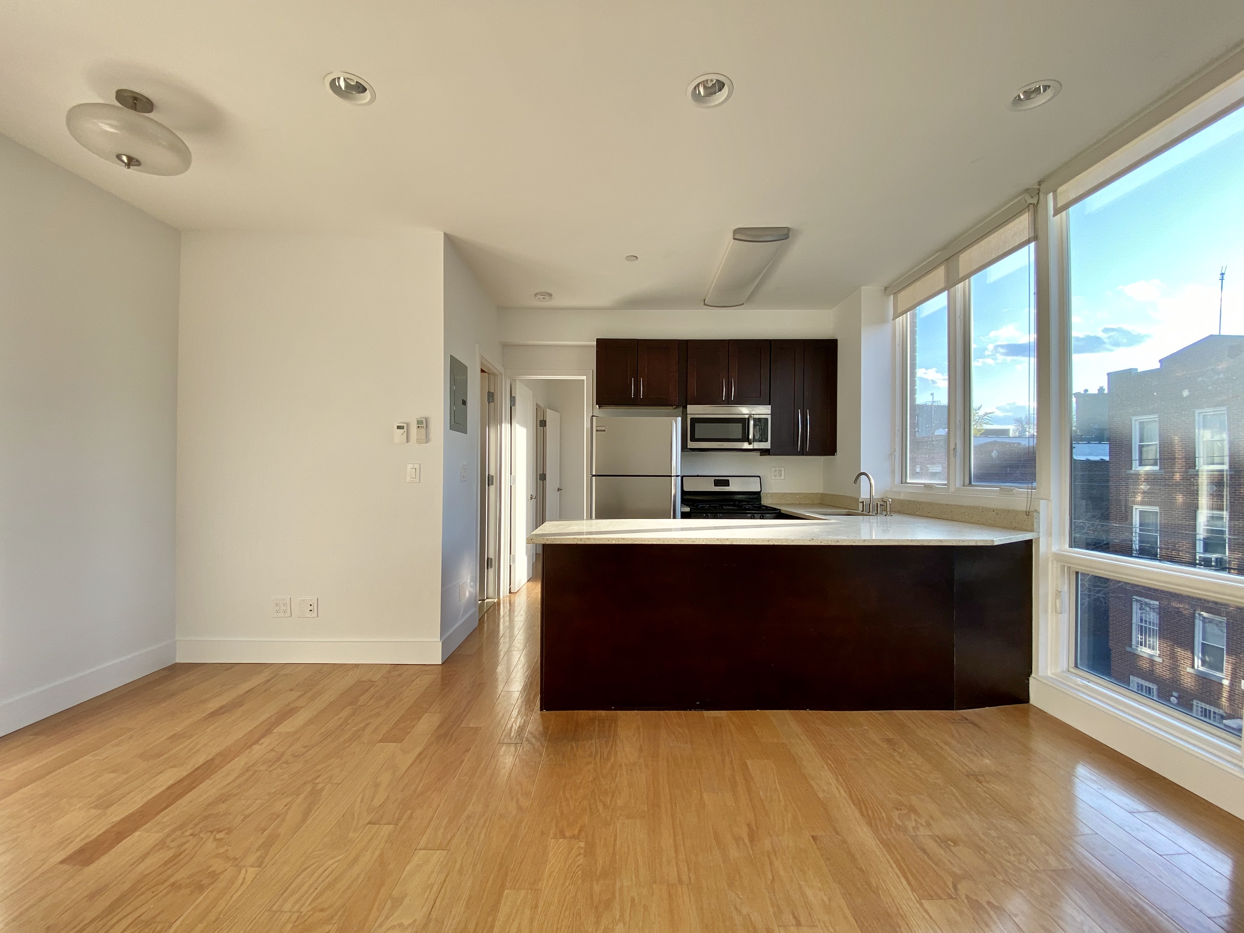 25-27 18th Street, Unit 4C Queens, NY 11102 - Photo 3 of 8