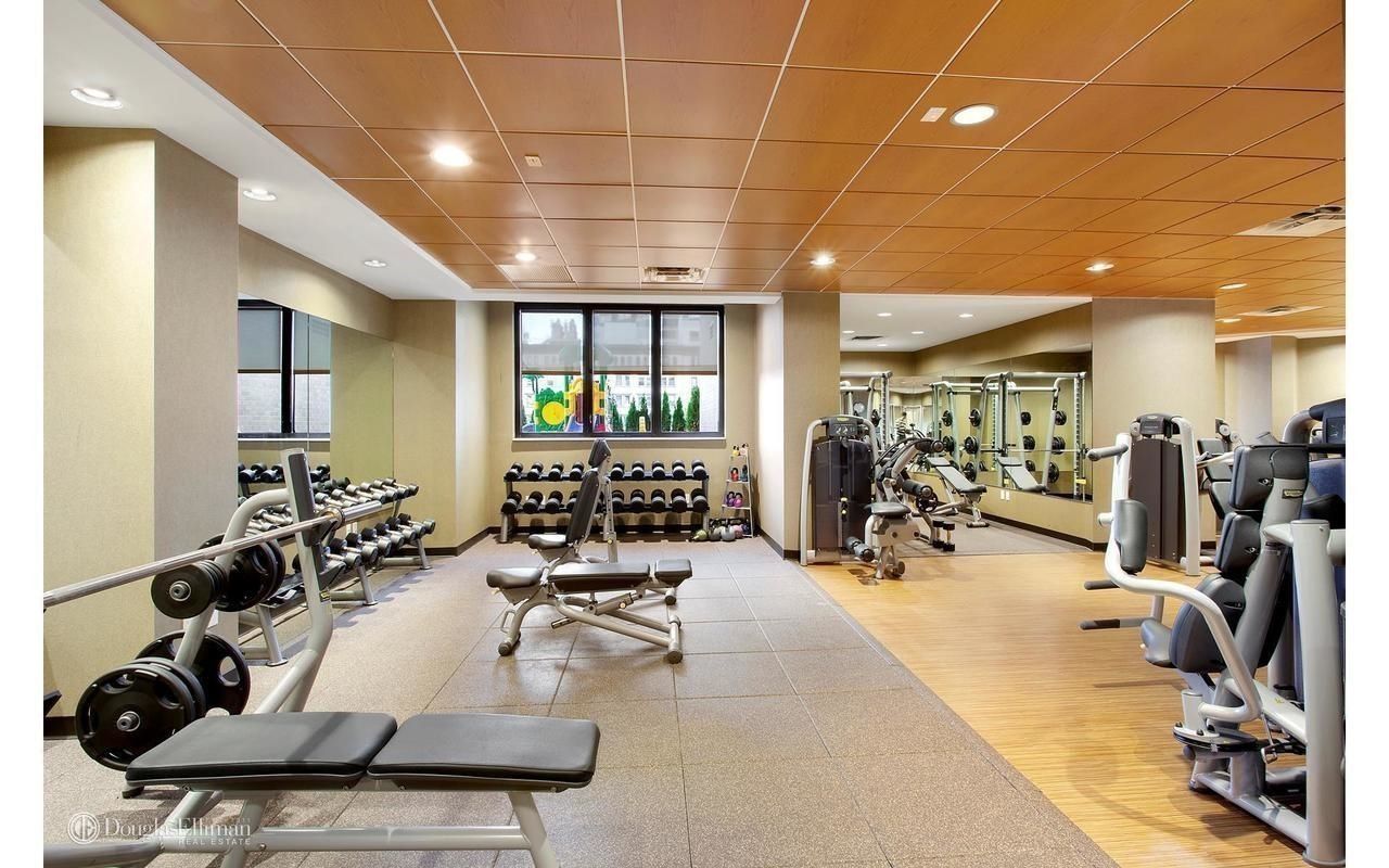 330 East 38th Street, Unit 32J Manhattan, NY 10016 - Photo 10 of 13