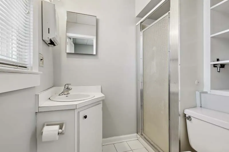 $3,300 | 586 Livingston Avenue, North Brunswick, NJ 08902