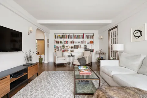 $1,800,000 | 320 Central Park West, Unit 5L | Upper West Side
