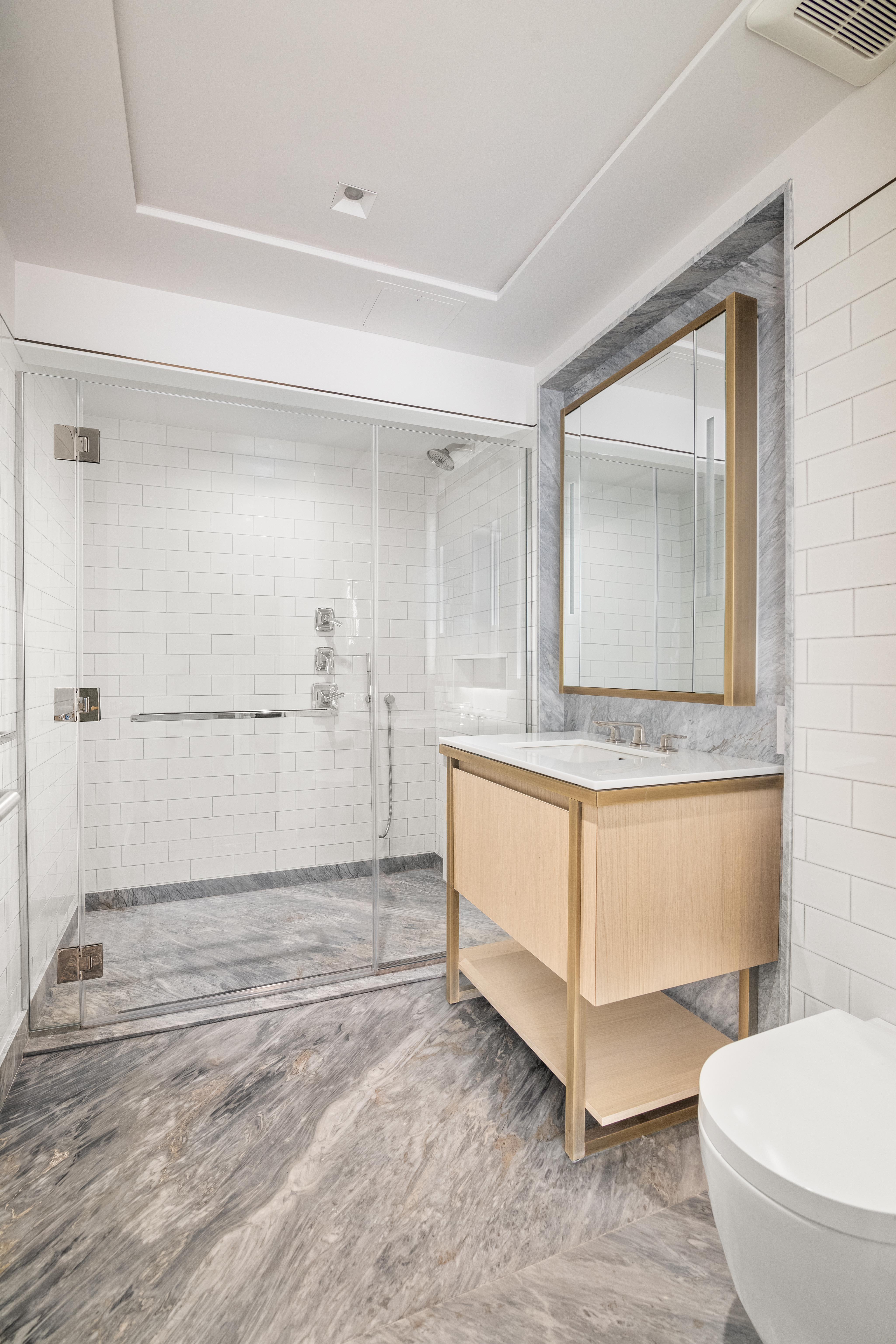 150 West 82nd Street, Unit 7A Manhattan, NY 10024 - Photo 10 of 15 a bathroom with a bathtub and a toilet