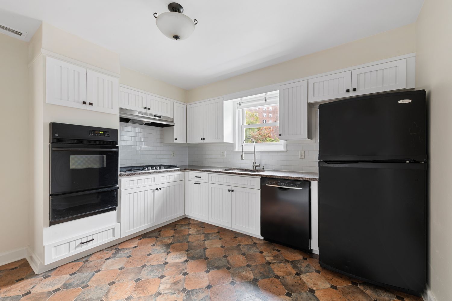 $3,800 | 5459 Fieldston Road, Unit 1 | North Riverdale