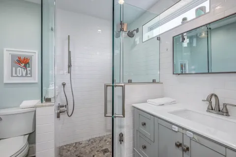 $1,300,000 | 935 15th Street Southeast, Washington, DC 20003