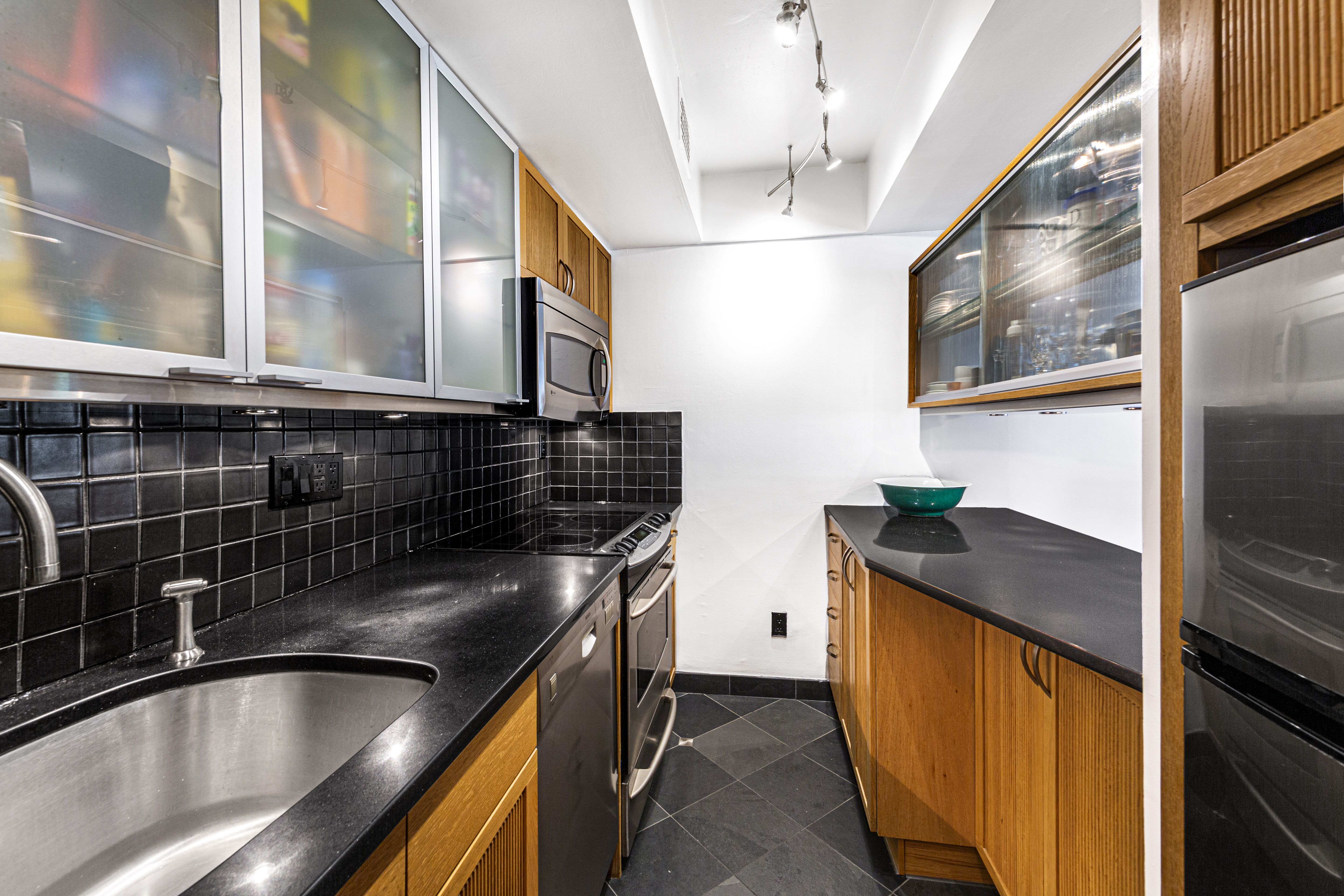 260 West 22nd Street, Unit 5 Manhattan, NY 10011 - Photo 4 of 8