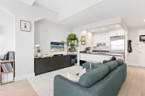 $995,000 | 1 Hanson Place, Unit 24E | Fort Greene