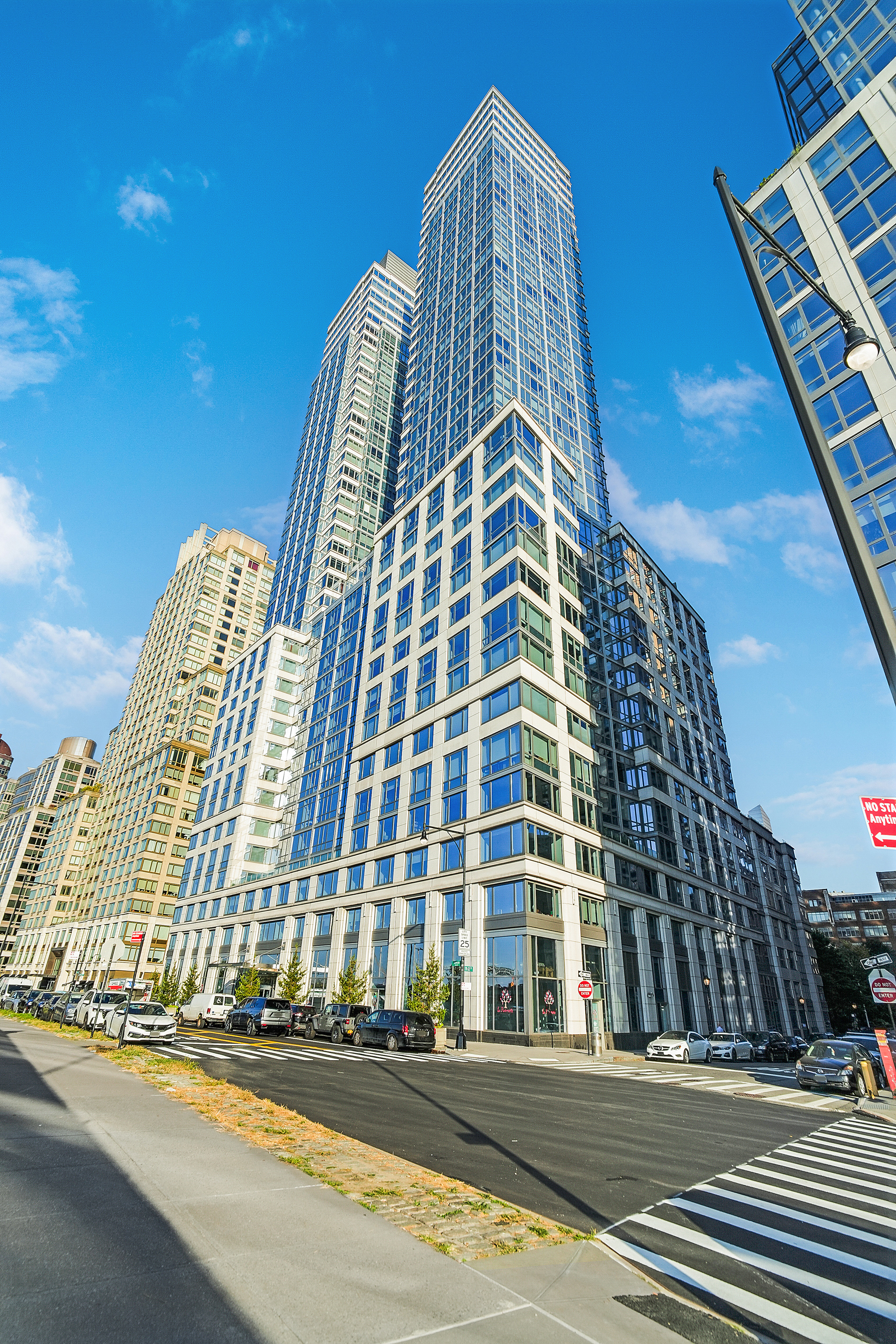 80 Riverside Boulevard, Unit 4H Manhattan, NY 10069 - Photo 19 of 20 Gallery Image 19