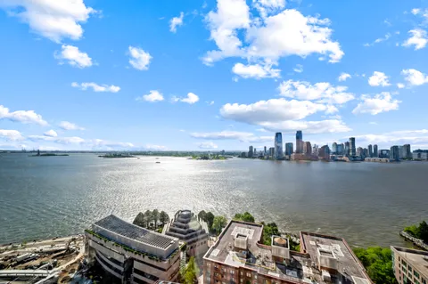 $1,875,000 | 30 West Street, Unit 25G | Battery Park City