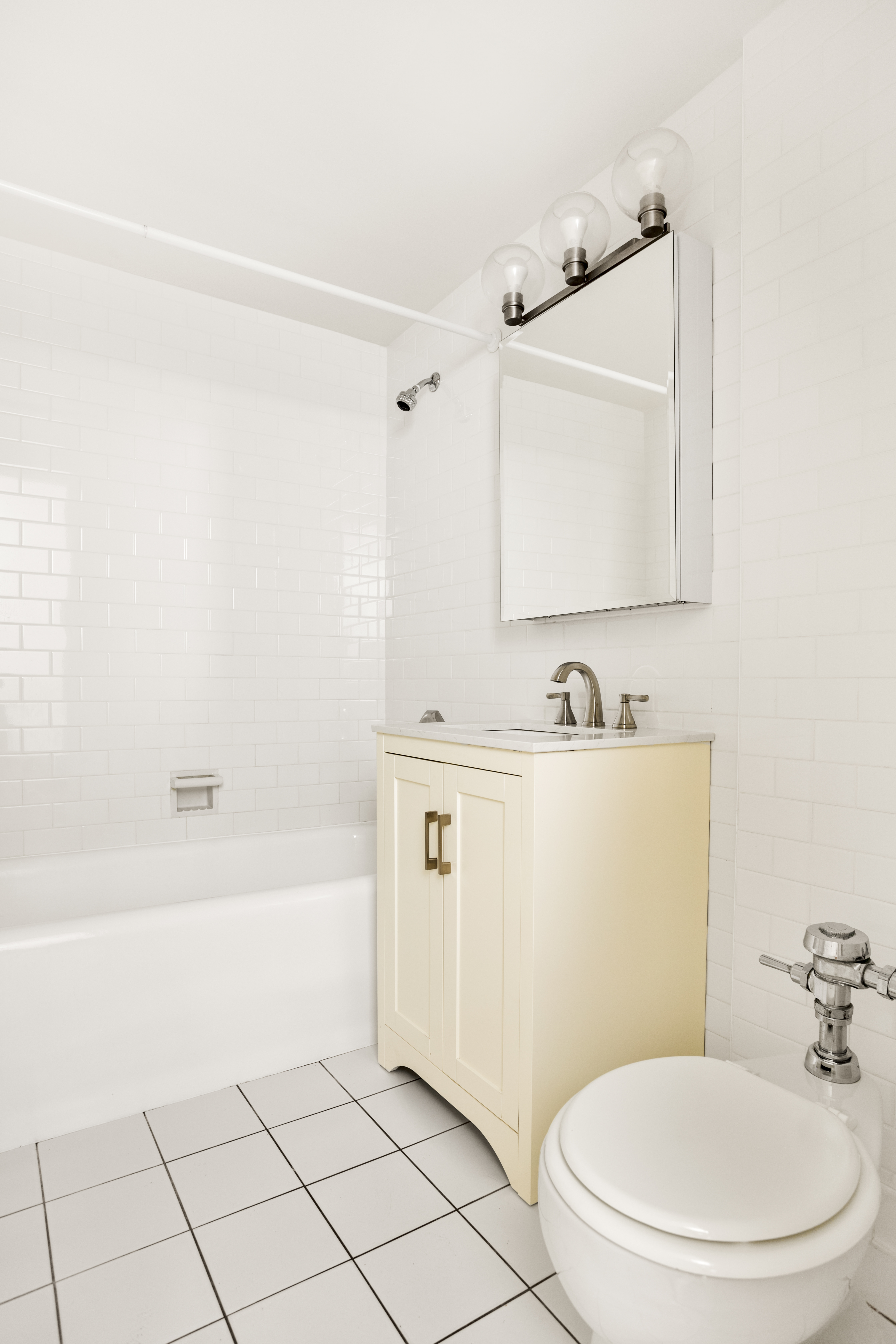 405 West 23rd Street, Unit 2J Manhattan, NY 10011 - Photo 4 of 10