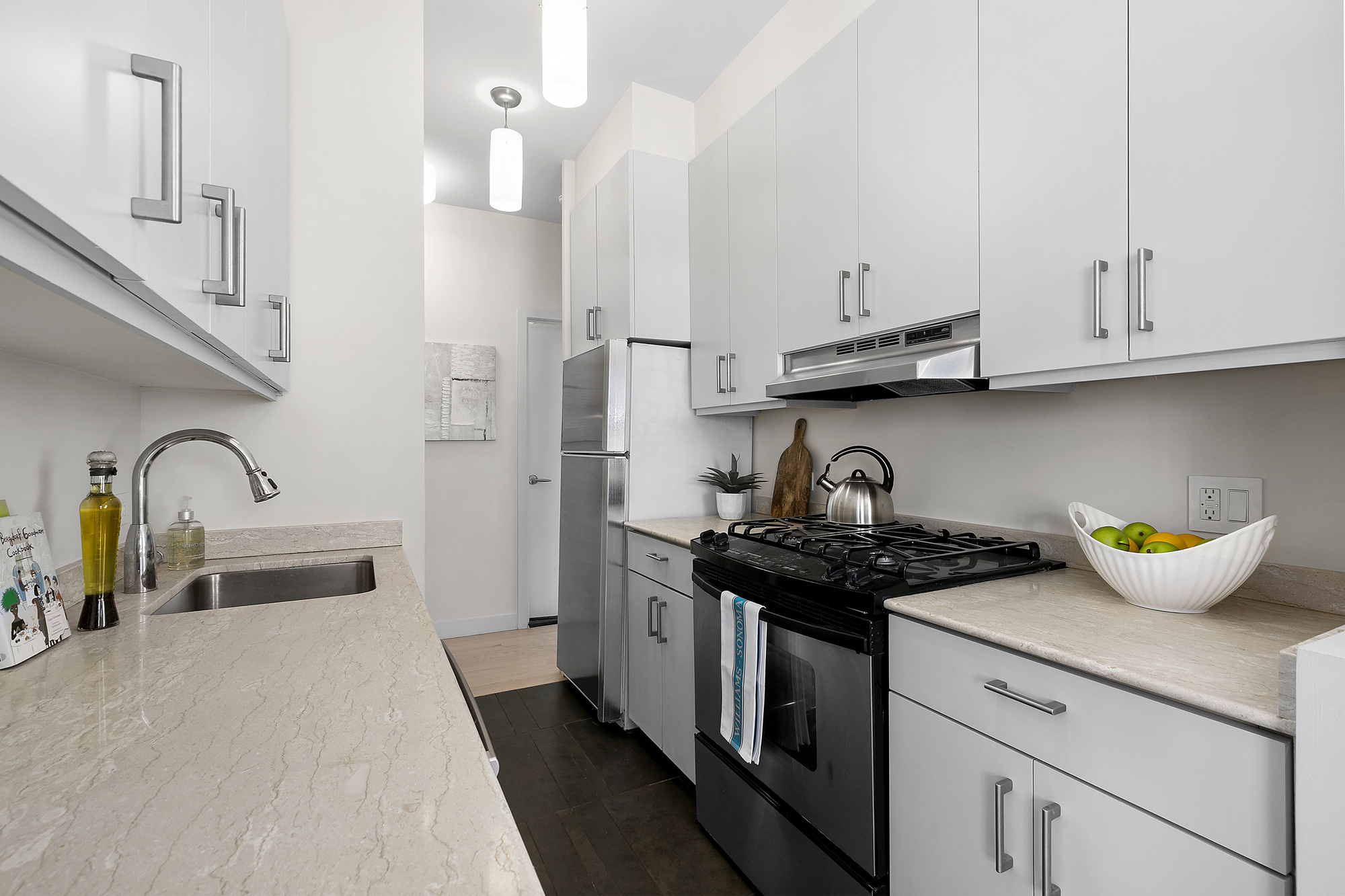 201 East 21st Street, Unit 20B Manhattan, NY 10010 - Photo 6 of 13