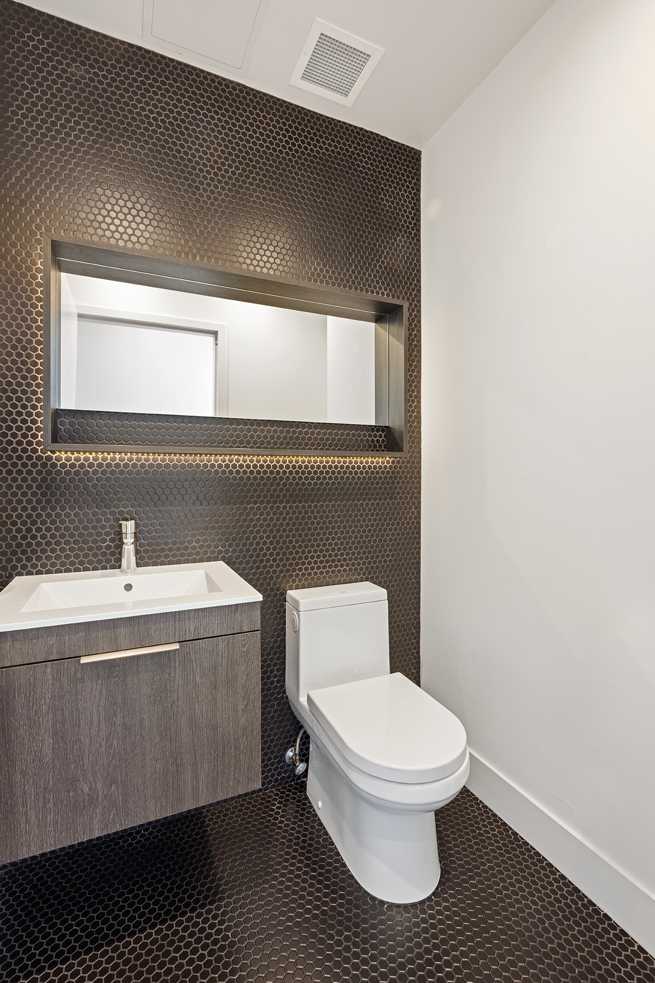 650 Metropolitan Avenue, Unit PH5 Brooklyn, NY 11211 - Photo 13 of 14