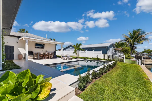 $1,475,000 | 4091 13th Way Northeast, St. Petersburg, FL 33703