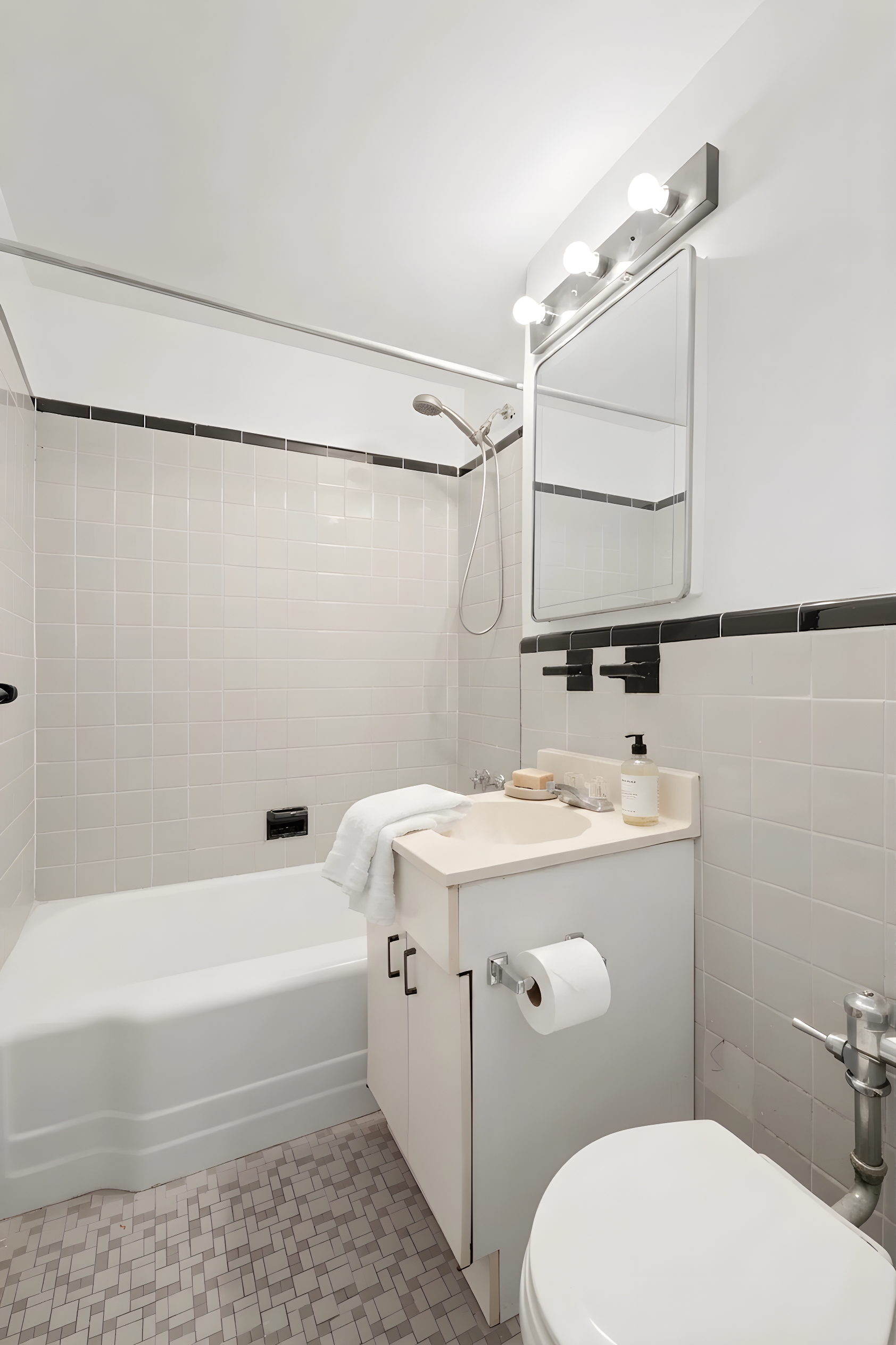 50 King Street, Unit 9A Manhattan, NY 10014 - Photo 6 of 9