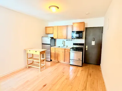 $475,000 | 245 West 115th Street, Unit 16 | Harlem