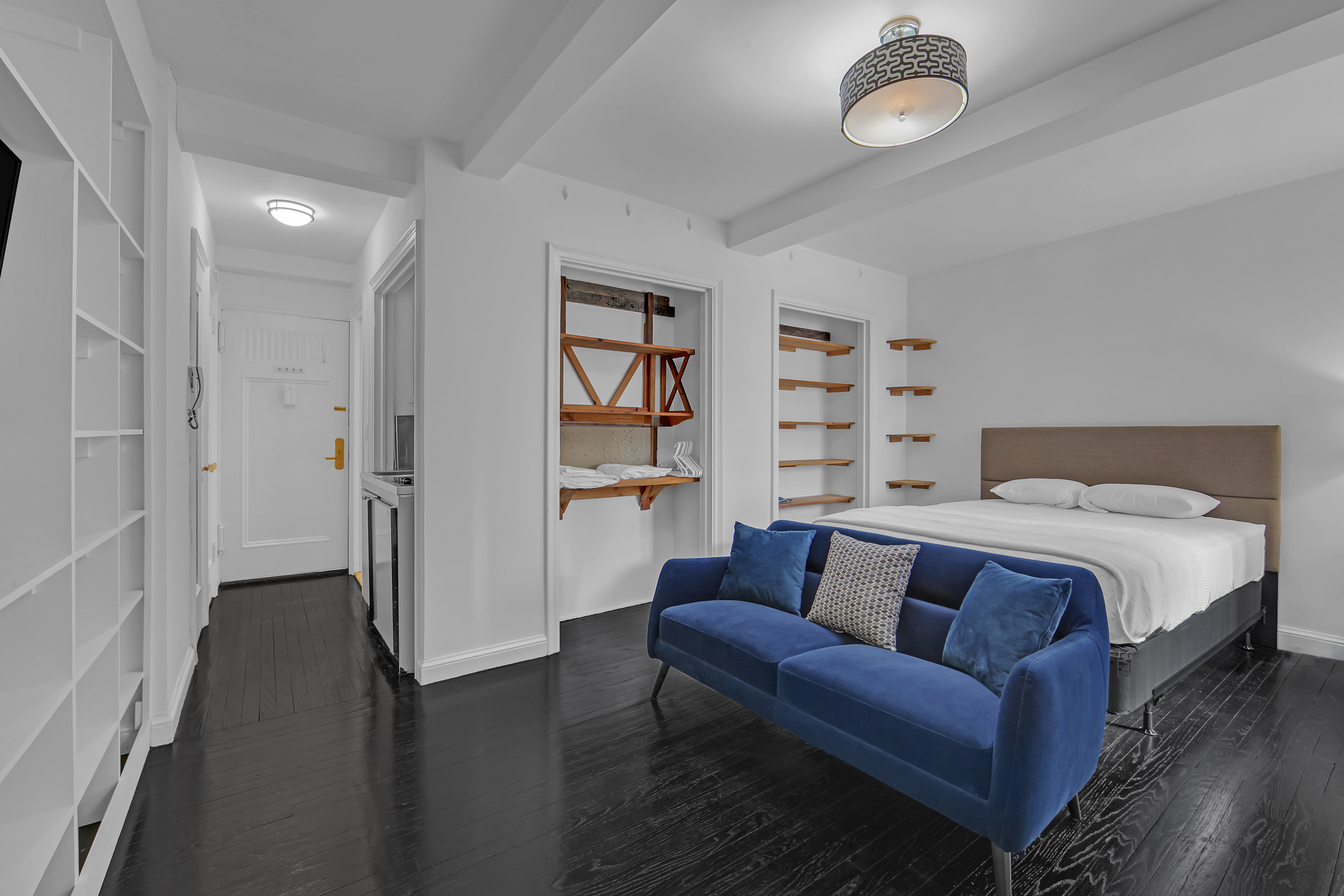 25 Tudor City Place, Unit 1315 Manhattan, NY 10017 - Photo 3 of 16 Gallery Image 3