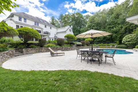 $1,559,000 | 2 Eden Circle, Westborough, MA 01581