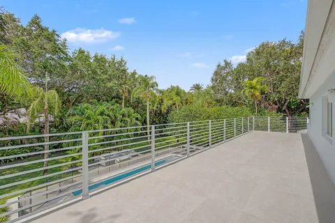 $5,650,000 | 5790 Southwest 96th Street, Pinecrest, FL 33156