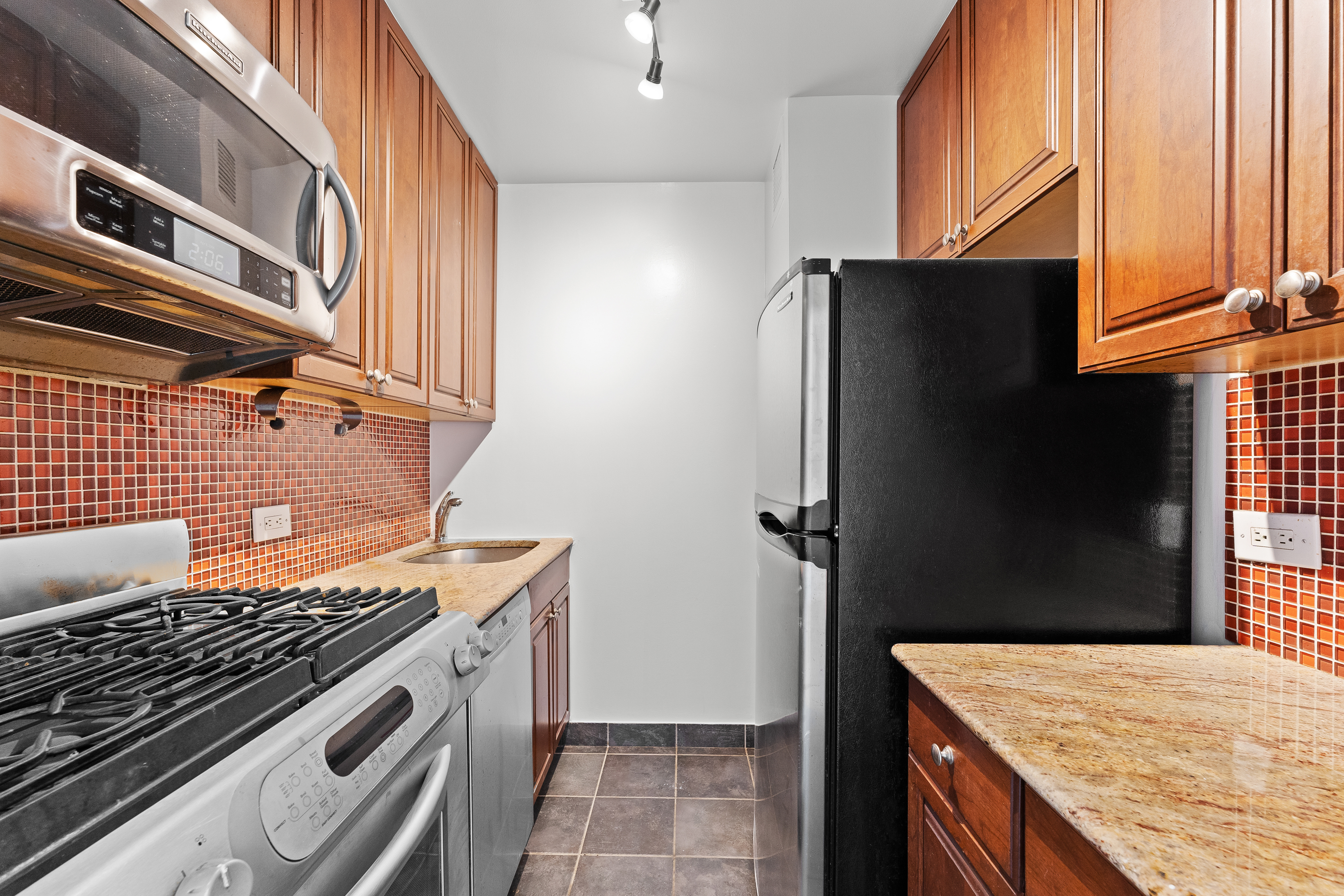 61 West 62nd Street, Unit 25A Manhattan, NY 10023 - Photo 5 of 8