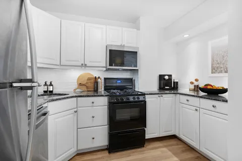 $1,299,999 | 333 East 34th Street, Unit 14D | Murray Hill
