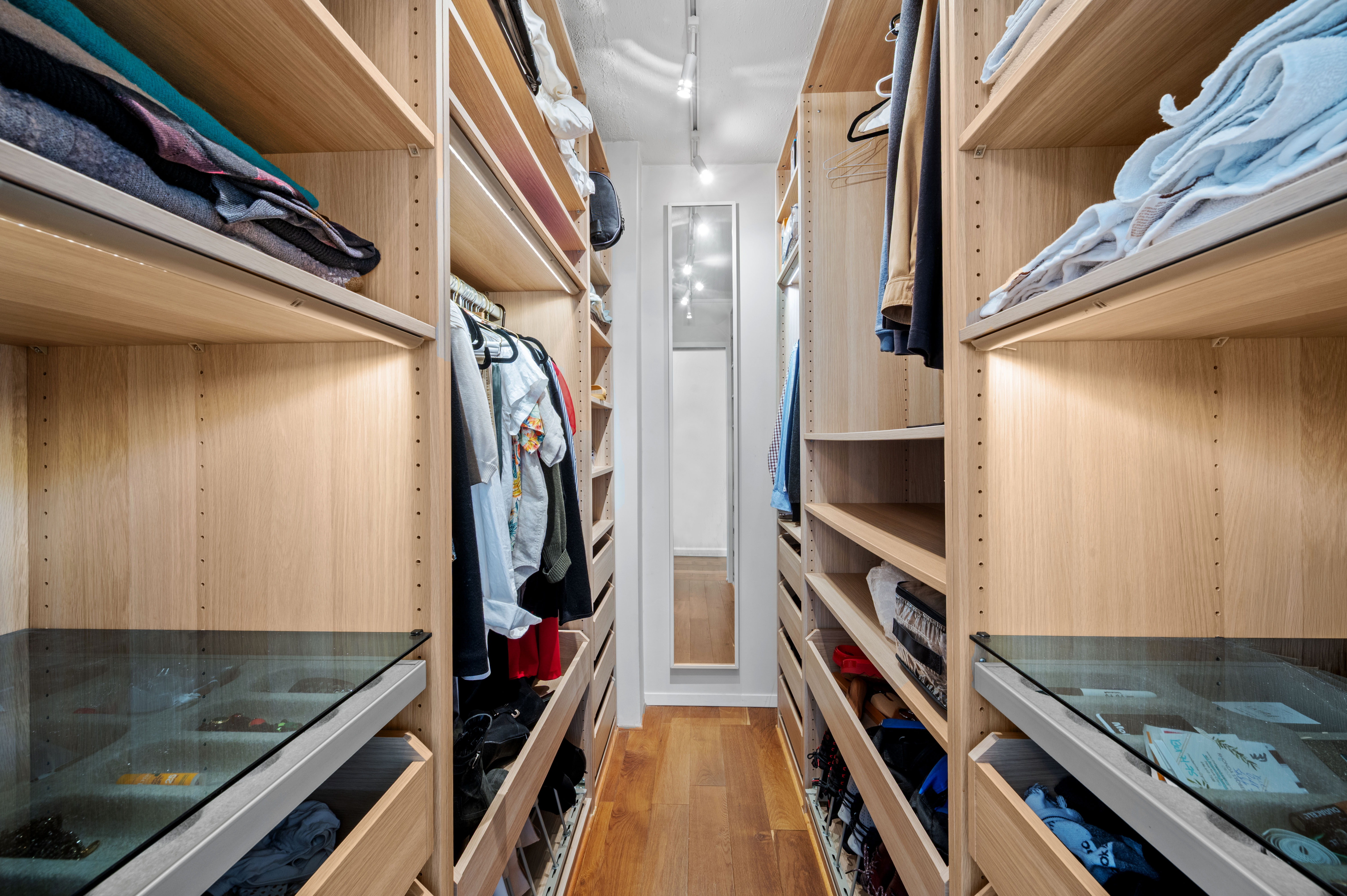 2025 Broadway, Unit 3A Manhattan, NY 10023 - Photo 6 of 8 a view of an entryway