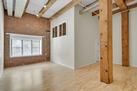 $1,400,000 | 15 Sleeper Street, Unit 104, Boston, MA 02210