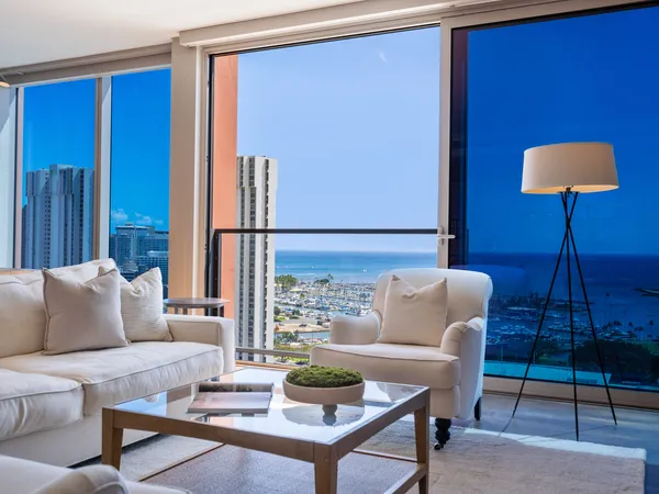 $3,495,000 | 1555 Kapiolani Boulevard, Unit 2002, Honolulu, HI 96814