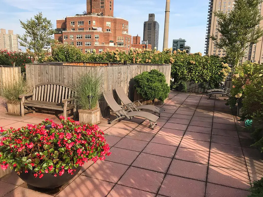 340 East 74th Street, Unit 7E Manhattan, NY 10021 - Photo 13 of 15