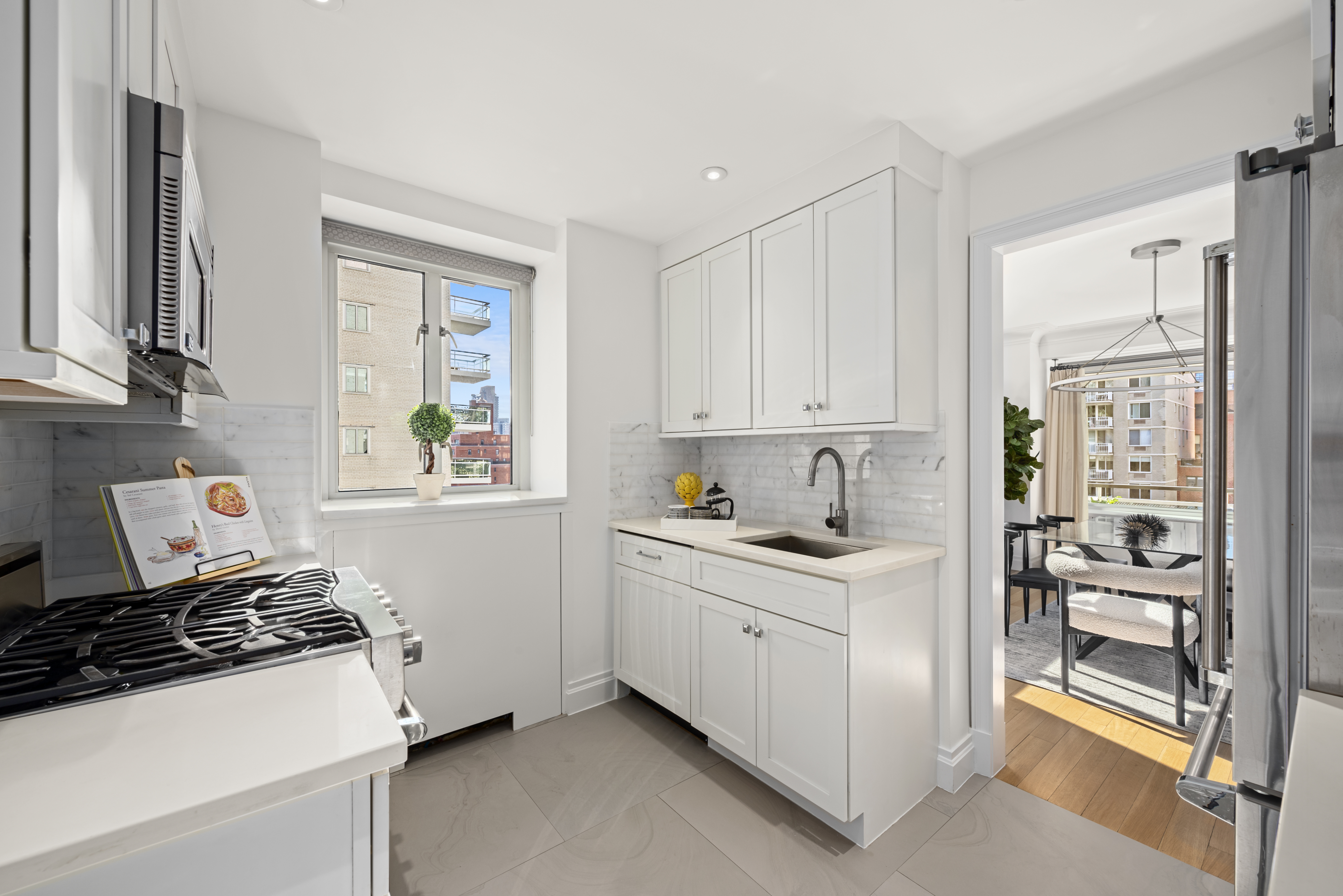 200 East 66th Street, Unit C1004 Manhattan, NY 10065 - Photo 7 of 20