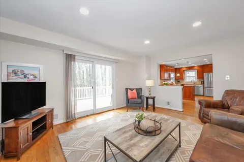 Contact Agent | 14 South Duke Street, Rockville, MD 20850
